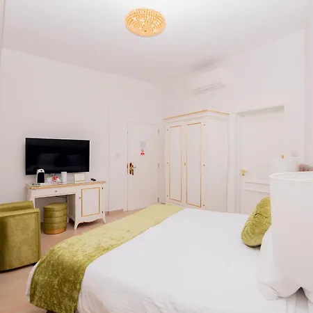 Giorgio Boutique Hotel 3*