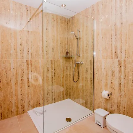 招待所 Giorgio Boutique 斯利马