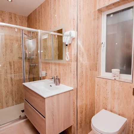 招待所 Giorgio Boutique 斯利马